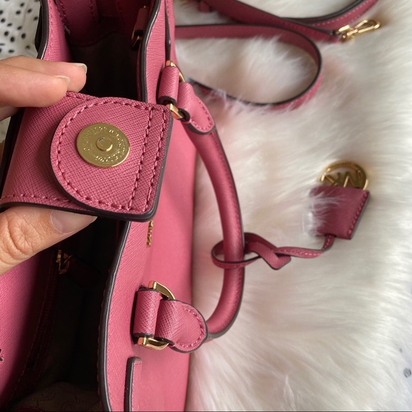 Michael Kors pink leather purse - Picture 9 of 16